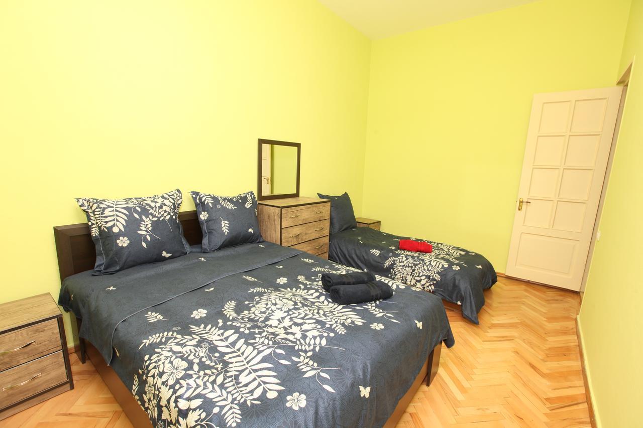 טביליסי Apartment At Stalin House מראה חיצוני תמונה